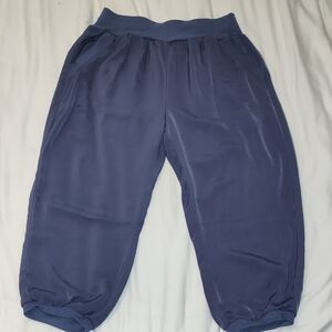 Women's Navy Blue Capris